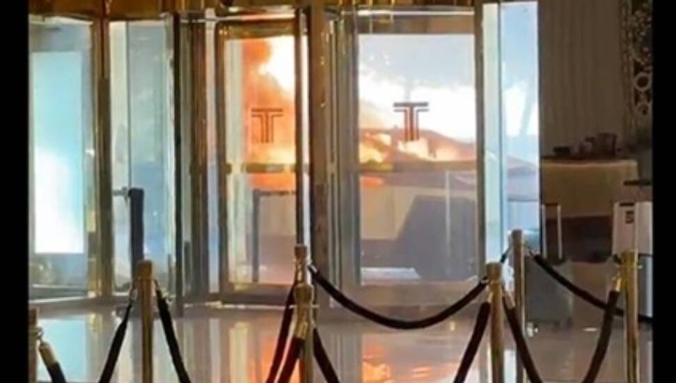 Trump'ın Las Vegas'taki otelinin önünde bir araç alev alarak patladı: Musk'tan "bomba" iddiası