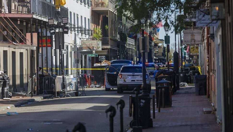Driver Flying ISIS Flag rams into New Orleans Crowd, killing 15