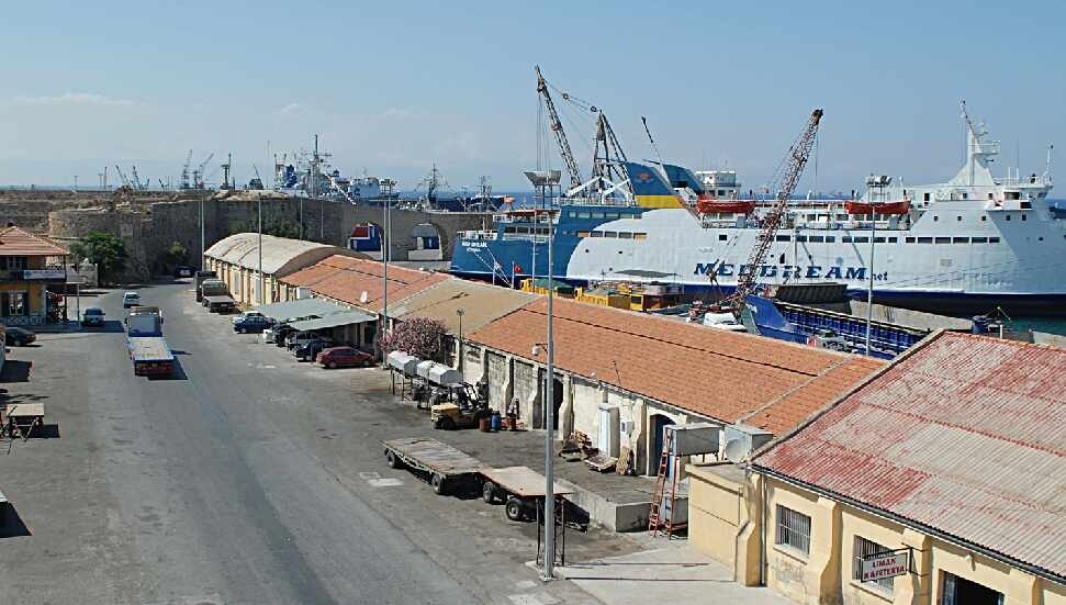 Liman-Sen Gazimağusa Limanı’nda üç saatlik iş bırakma eylemi yaptı