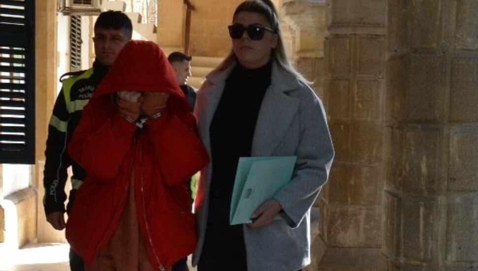 Bakıcılık yaptığı evden yüklü miktarda para ve ziynet eşyası çaldığı iddia edildi: 3 gün tutuklu kalacak