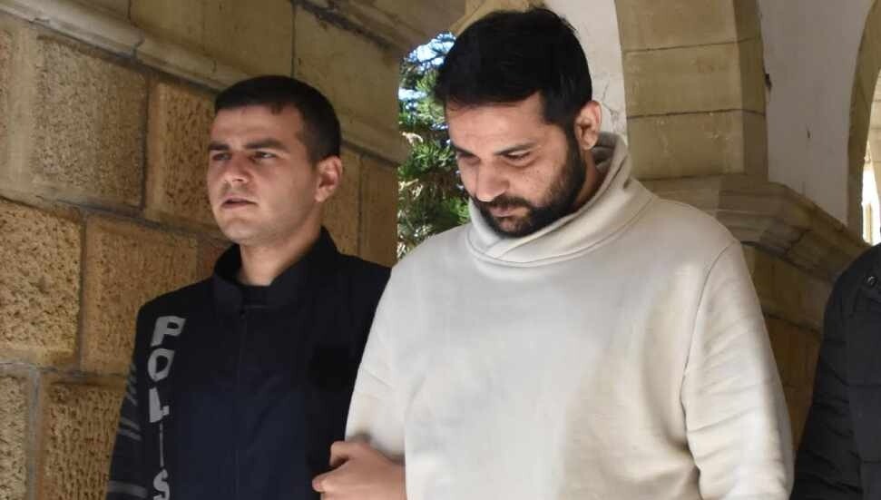 Sahte ön izin hazırlayarak karşılığında para alan Zeeshan Shahzad Ali'ye 2 yıl hapis cezası