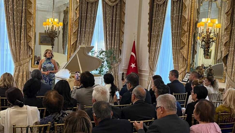 Piyanist Rüya Taner, Londra’da konser verdi