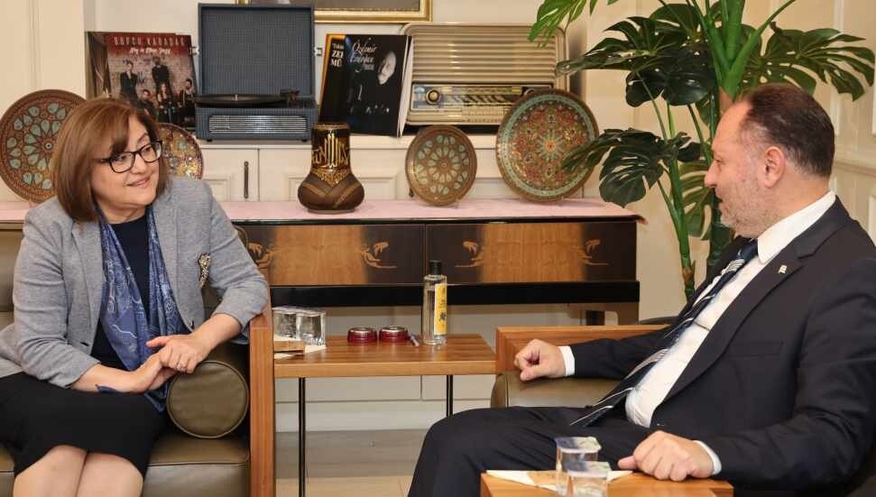 Ziya Öztürkler, Gaziantep Büyükşehir Belediye Başkanı Fatma Şahin ile bir araya geldi