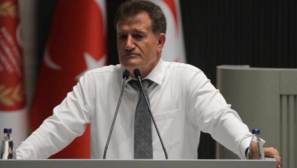 Erhan Arıklı: Otobüslerin birçoğu yaşlı, toplu taşıma projesi hayata geçtiğinde sıkıntılar sona erecek