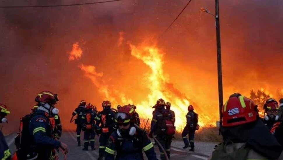 Sakız Adası yanıyor! Olağanüstü hal ilan edildi, ada boşaltıldı