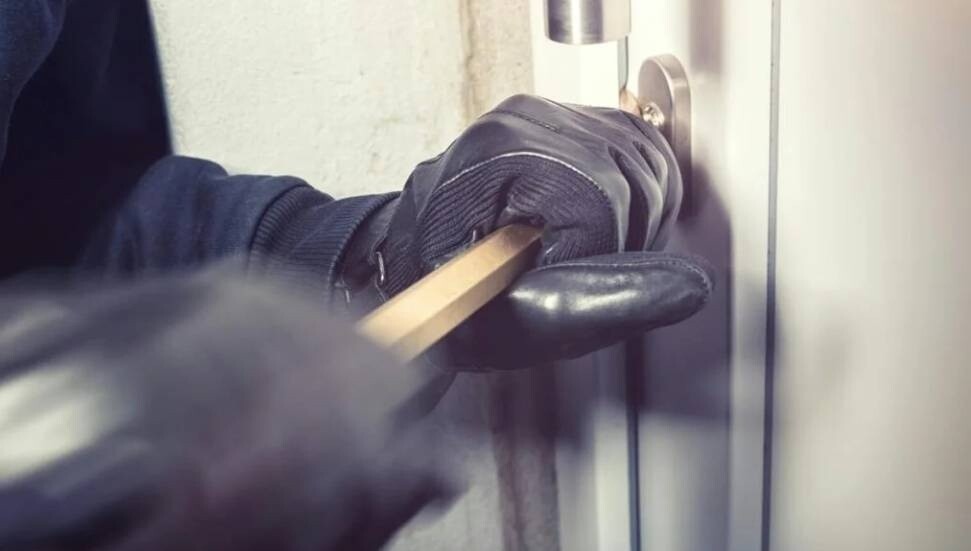 Market deposundan çalınan 250 karton sigaraya ilişkin 3 kişi tutuklandı