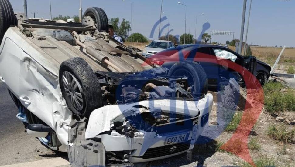 İnönü Kavşağı'nda kaza: Araç takla attı!