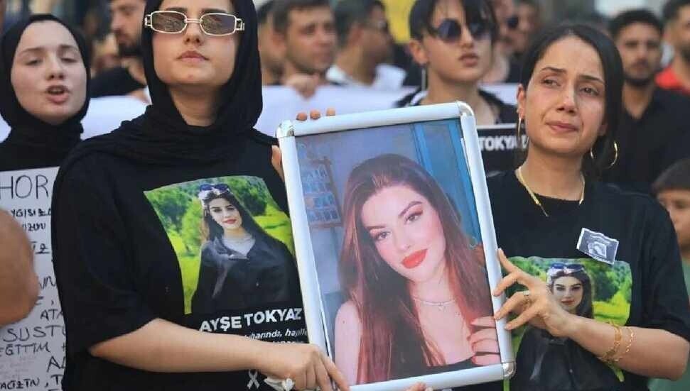 İstanbul'da valiz içerisinde cansız bedeni bulunan Ayşe Tokyaz için adalet yürüyüşü yapıldı