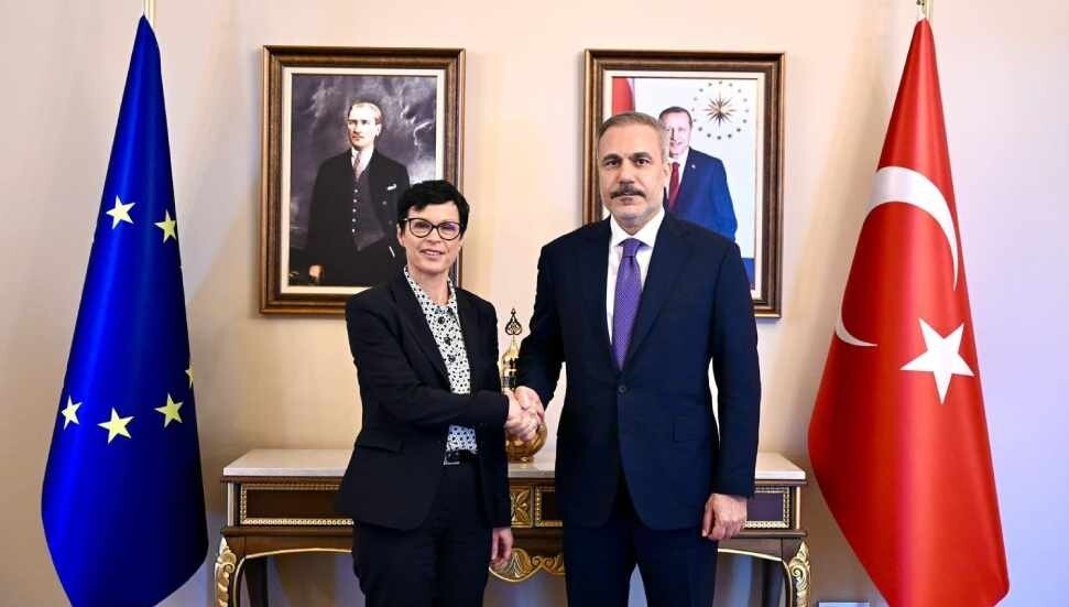 Fidan, Cenevre ve New York’taki Kıbrıs toplantılarını AB Komiseri Kos ile görüştü