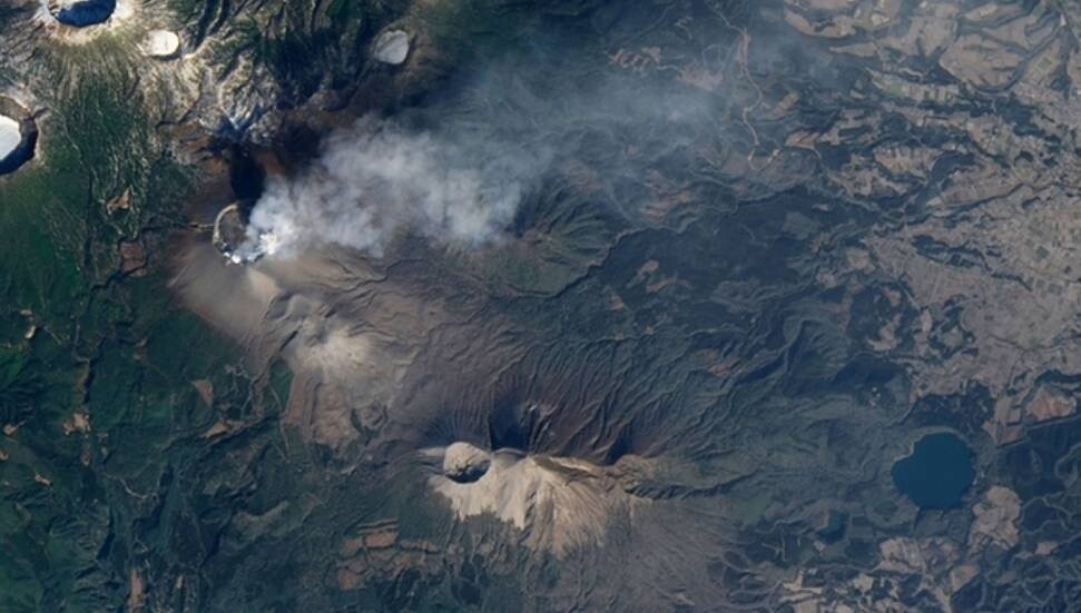 Japonya'da Şinmoe Yanardağı faaliyete geçti