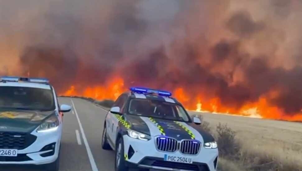 İspanya'da aşırı sıcakların neden olduğu orman yangınlarıyla mücadele sürüyor