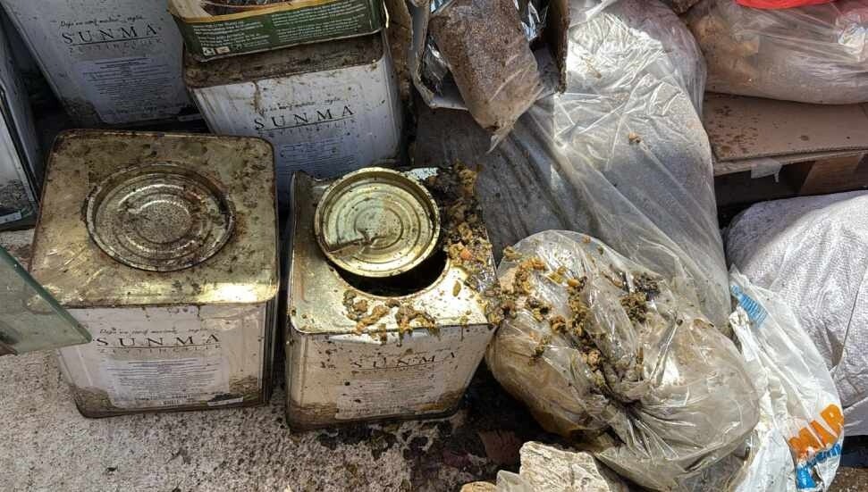 Gazimağusa Belediyesi kaçak baharat deposunu mühürleyip ceza kesti