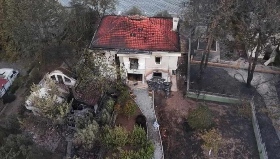 Çanakkale Güzelyalı'da yangın: Villalar ve otomobiller küle döndü, köyler boşaltıldı