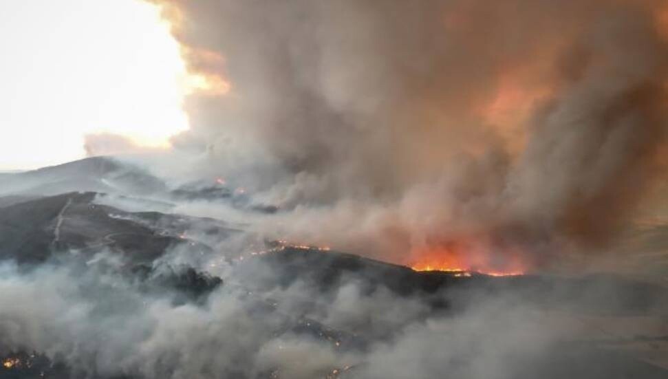 Çanakkale'de orman yangınıyla mücadele aralıksız sürüyor