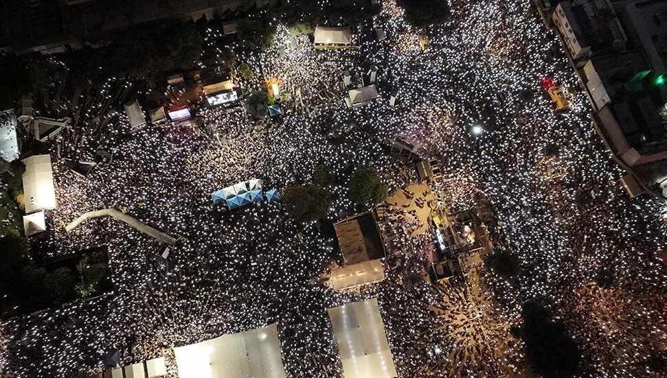 İsrail'de hükümet karşıtı grev ve protestolara 1 milyondan fazla kişi katıldı