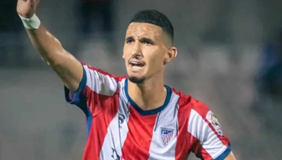 Faslı futbolcu yüzerek İspanya'nın Sebte şehrine geçerek iltica başvurusunda bulundu