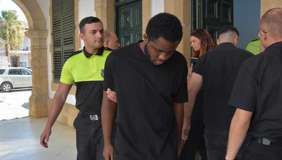 Dikkatsiz ve süratli araç kullandı; 1 milyon TL'yi aşkın hasara yol açtı!