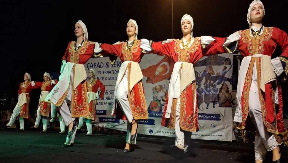 Paşaköy Halkdansları grupları KKTC’yi yurtdışında temsil etti