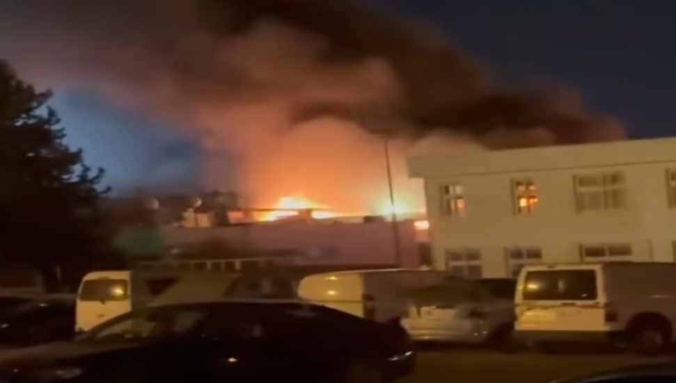 Lefkoşa Sanayi Bölgesi’nde antrepoda çıkan yangın söndürüldü