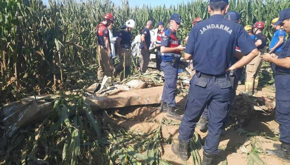 İzmir'de eğitim uçağı düştü: 1 ölü