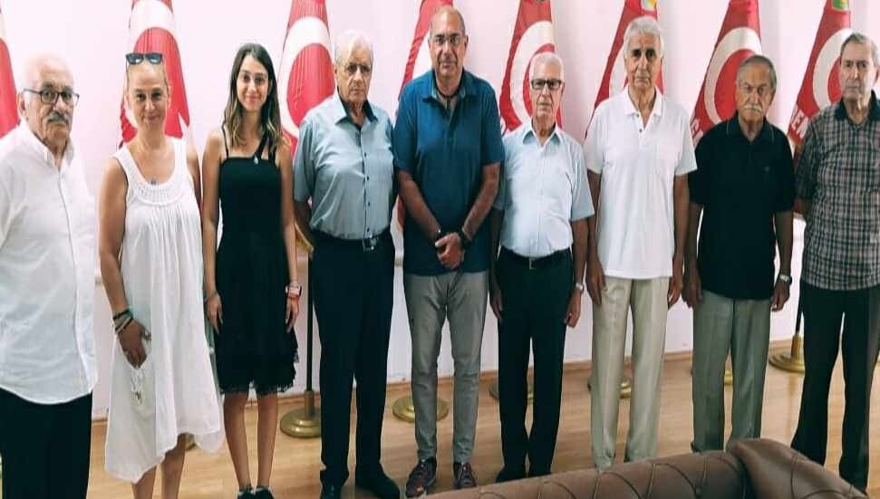 Barış Harekâtı Komutanlarından Demirel'in oğlu, gelini ve torunu TMT Mücahitler Derneğini ziyaret etti