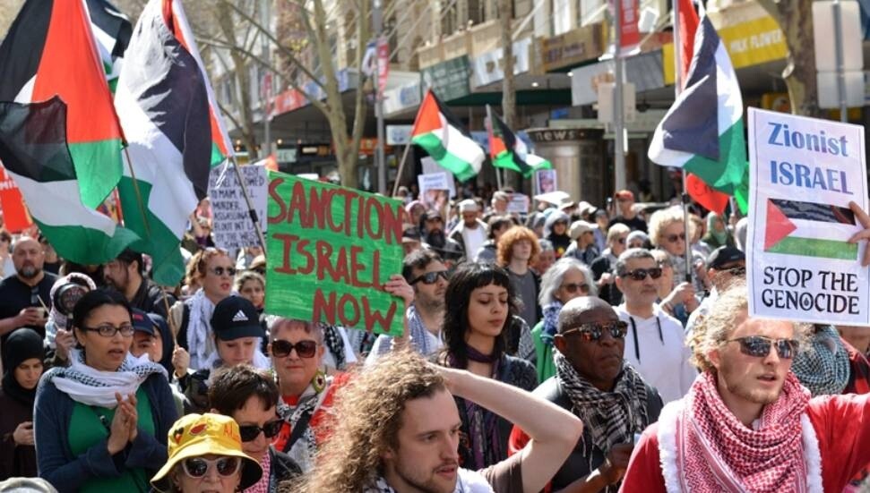 Avustralyalılar, İsrail'in Gazze'ye saldırılarını 100 haftadır protesto ediyor