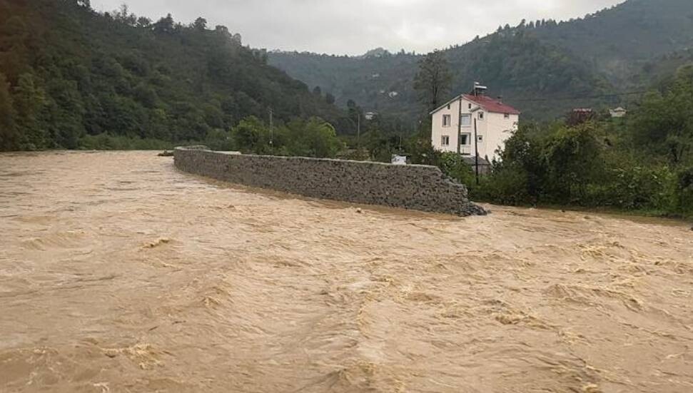 Giresun'da sağanak: Mahsur kalan 19 kişi kurtarıldı