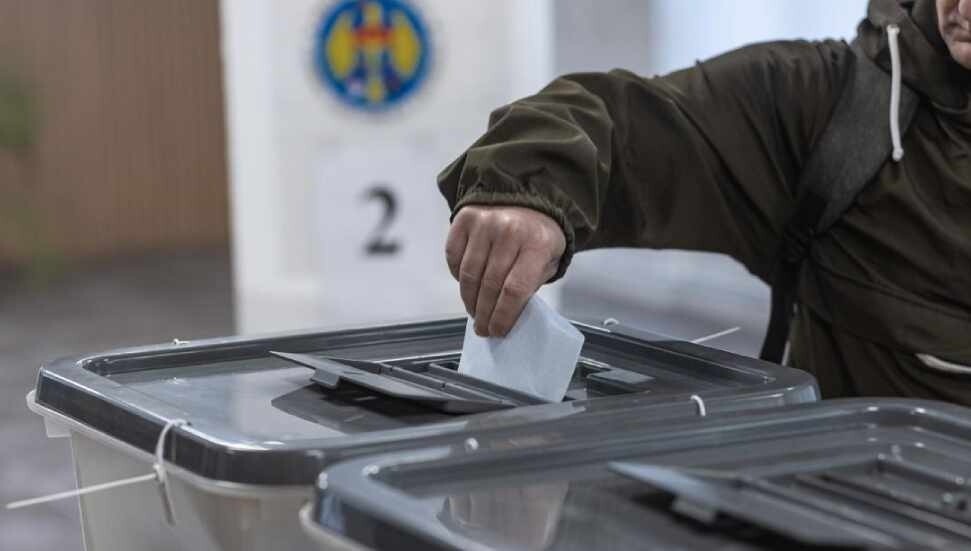 Moldova'da 3 parti ve 2 blok parlamentoya girdi