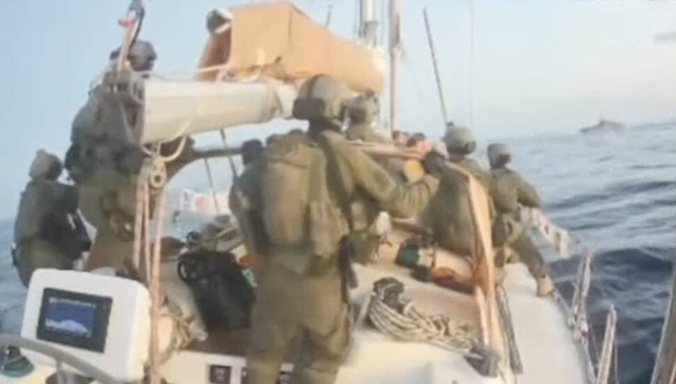 İsrail'in Küresel Sumud Filosu'na saldırısı sürüyor