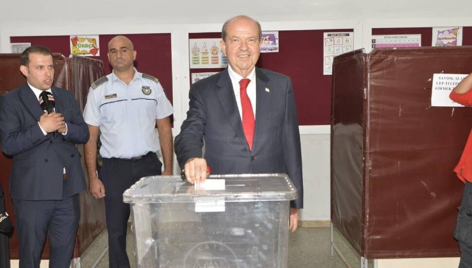 Cumhurbaşkanı ve Cumhurbaşkanı adayı Ersin Tatar oyunu kullandı