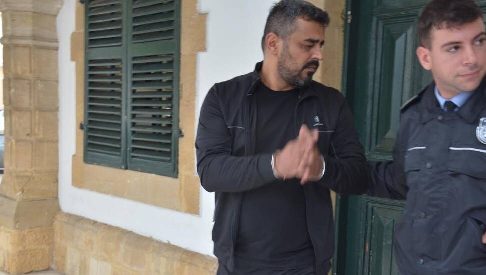 "Kanunsuz silah taşıma, tasarruf ve ithal etmek" suçuyla itham edilen zanlı 1 hafta tutuklu