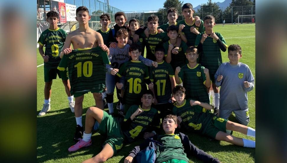 Şehit Hüseyin Ruso Ortaokulu futbolcu öğrencilerin velileri: Tescil kararı çocukların psikolojisini zedeledi