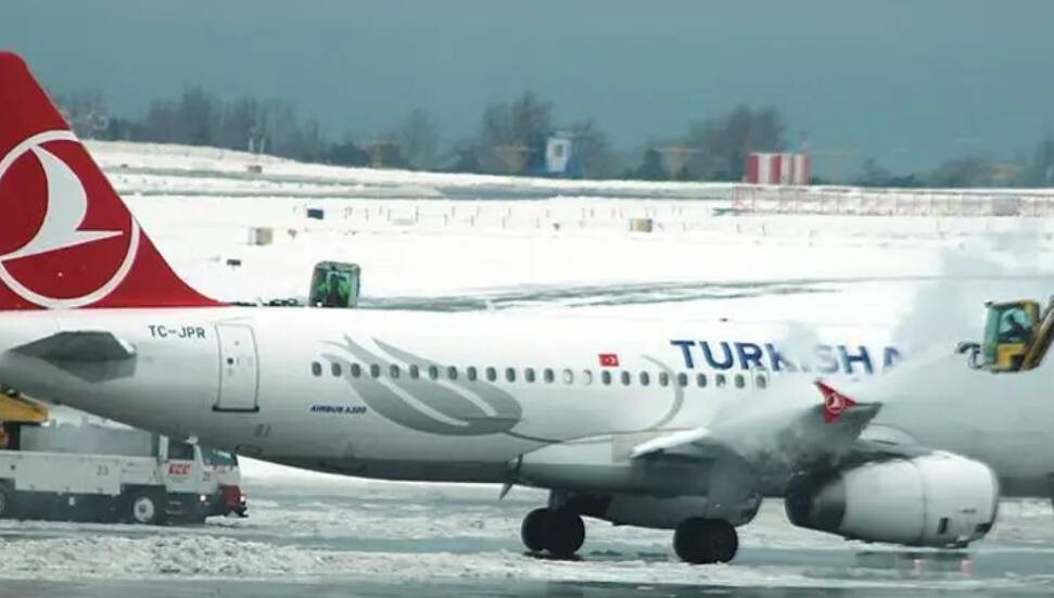 Uçuşlara kar engeli: THY ve AJet'ten sefer iptalleri