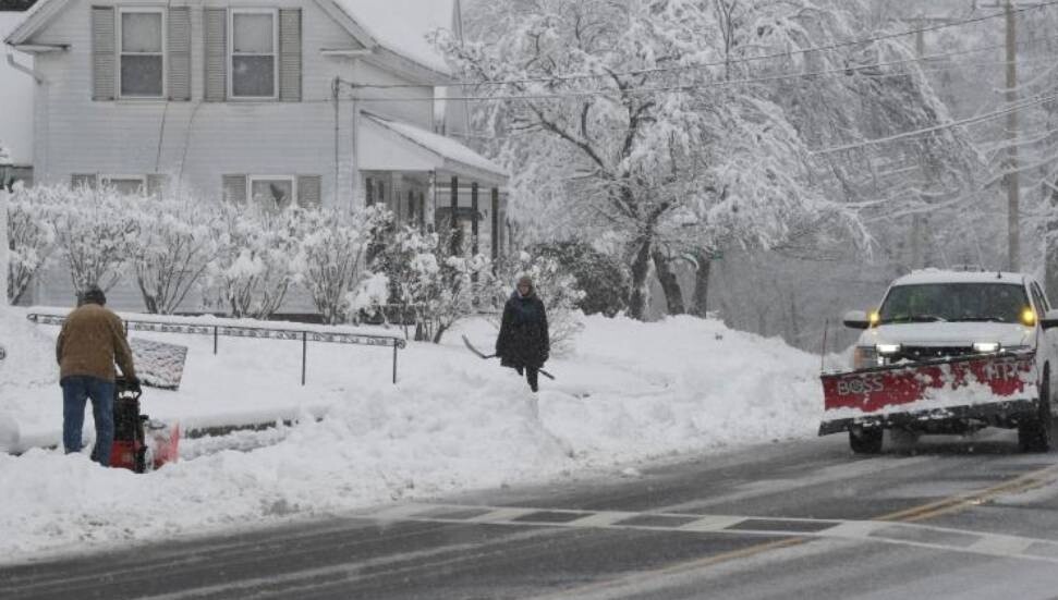 ABD'de on binlerce hane elektriksiz kaldı