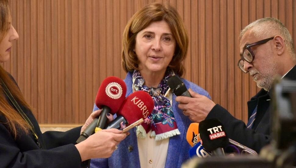 Holguin’in temasları Rum basınında: Holguin bugün liderlerden yakınlaşmaya yönelik sonuç istiyor