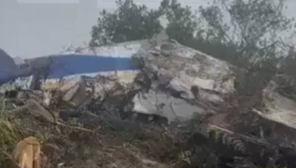 Kolombiya'da düşen uçaktaki 15 kişiden kurtulan olmadı