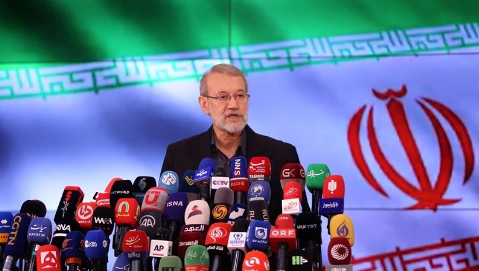 Laricani: Amerikan tarafı görüşmelerin nükleer mesele etrafında yürütülmesi gerektiği sonucuna varmıştır