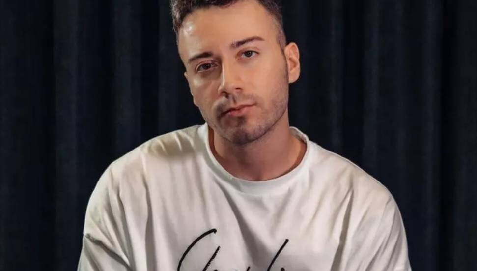 Sosyal medya fenomeni Enes Batur gözaltına alındı