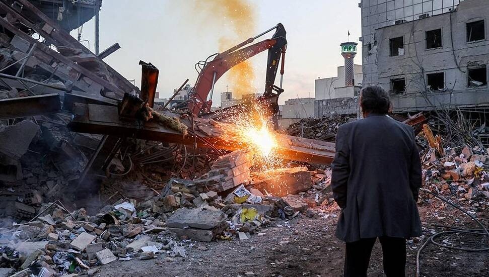 İran'a yeni saldırı dalgası: Tahran'da patlamalar