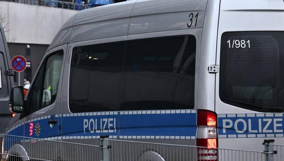 İsviçre'de otobüs yangını: 6 ölü