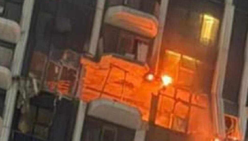 Dubai'de binaya İHA isabet etti