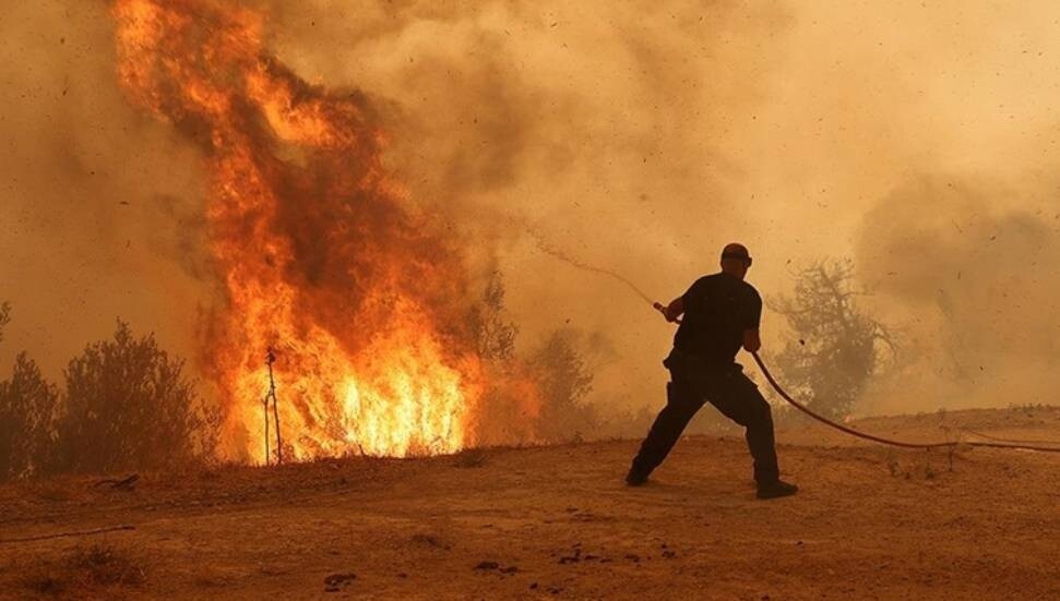 Güneşköy’de elektrik trafosunda meydana gelen yangında narenciye bahçesi zarar gördü