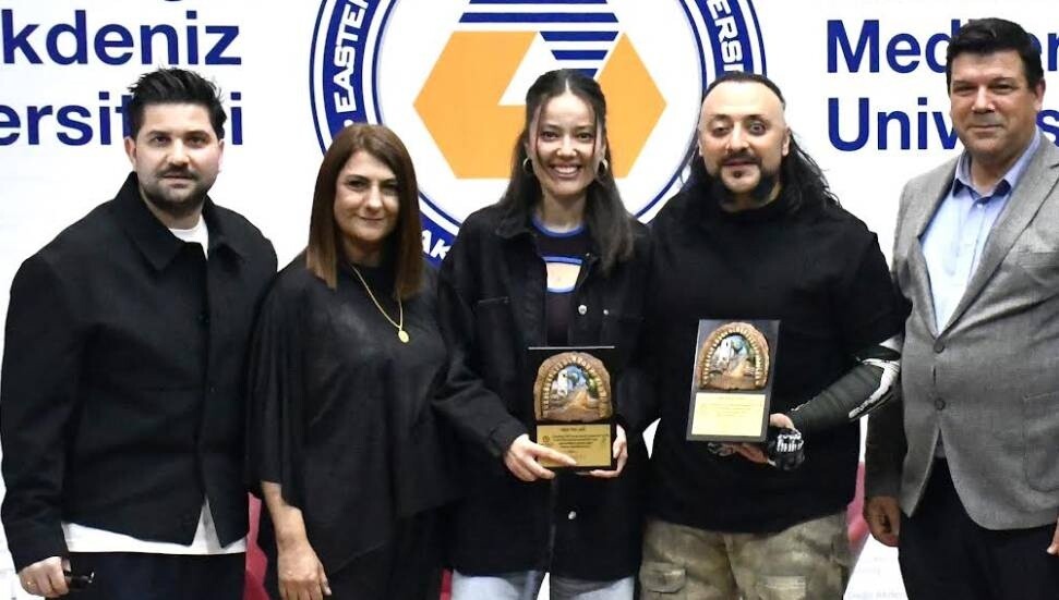 DAÜ’de Hayko Cepkin ve Pelin Akil’e yoğun ilgi