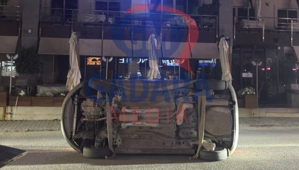 Dereboyu’nda trafik kazası: Araç yan devrildi