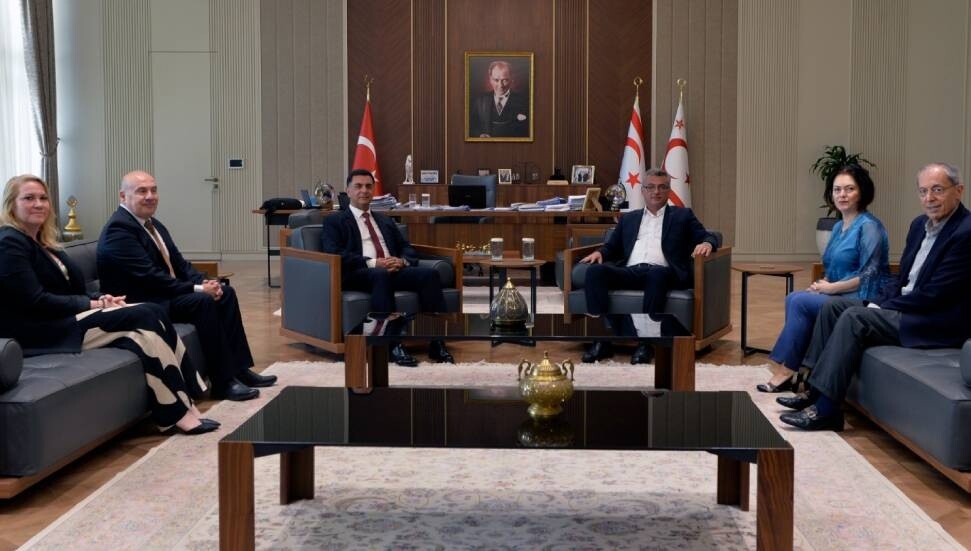 Erhürman, Türk-Yunan Forumu’nun Kıbrıslı Türk üyelerini kabul etti: Erhürman’a bilgi verildi
