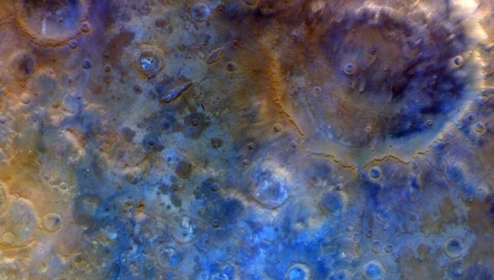 NASA, Mars'ın nadir görüntülerini yayınladı