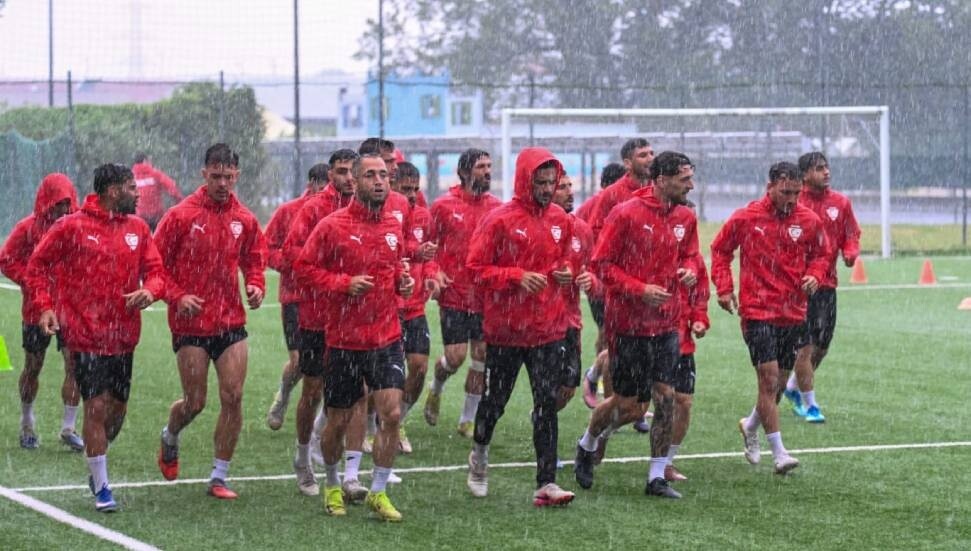 KKTC Milli Takımı yağmur altında Kanton Ticino maçına hazırlandı