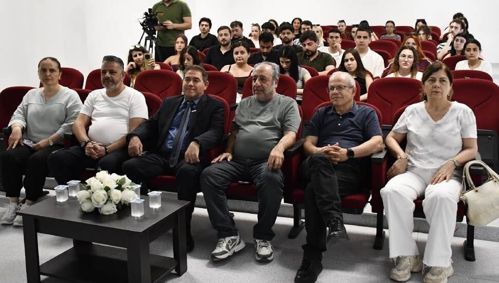 DAÜ Eğitim Fakültesi’nde “Yapay Genel Zekaya Giden Rota” konulu seminer gerçekleştirildi
