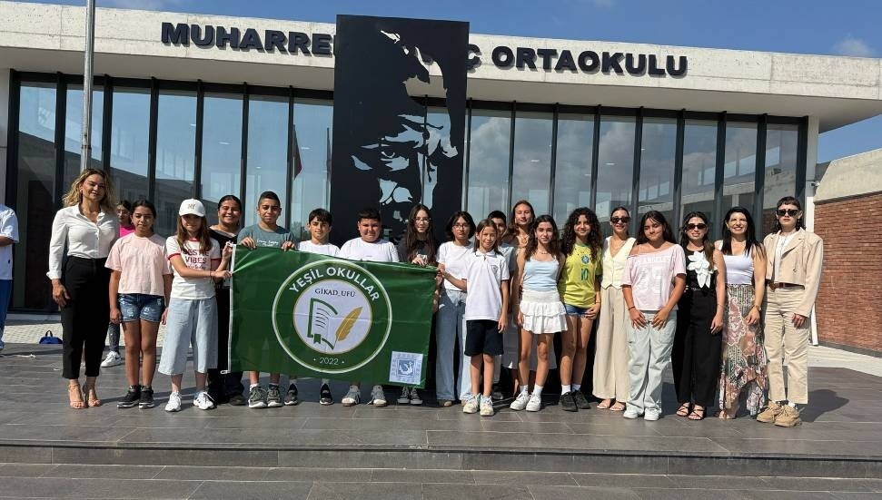 Muharrem Döveç Ortaokulu’na ilk eğitim yılında Yeşil Bayrak ödülü