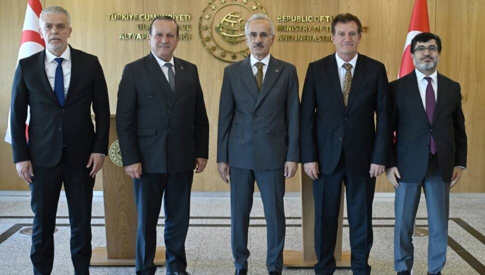 Ataoğlu ve Arıklı, Uraloğlu'nu ziyaret etti: Ercan Havalimanı'ndaki eksikliklerin giderilmesi ele alındı